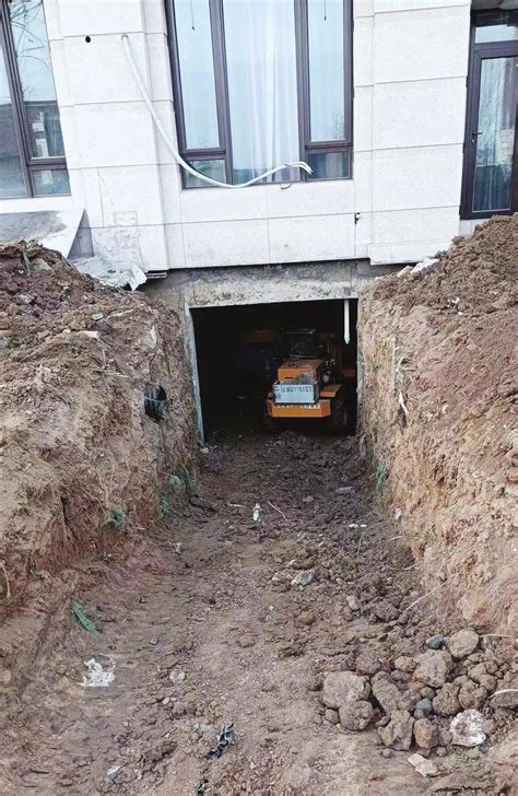 一小区25户业主私挖地下室
