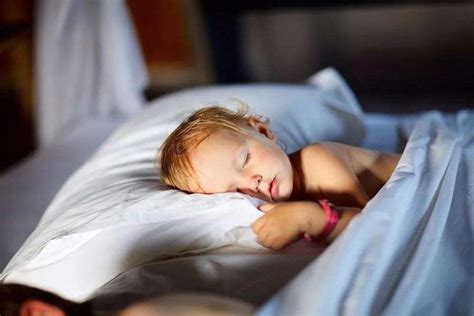 一岁半宝宝睡觉容易惊醒