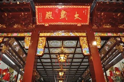 上海城隍庙供奉的是哪位神仙