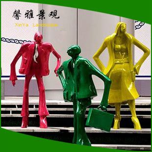 上海玻璃钢人物雕塑厂家直销