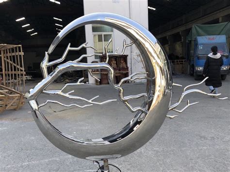 不锈钢圆环相扣造型雕塑