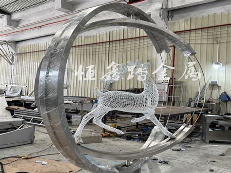 不锈钢圆环雕塑加工