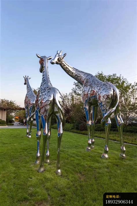 不锈钢长颈鹿雕塑价格