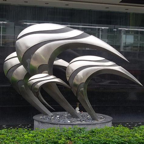 不锈钢雕塑在公共艺术的价值体现