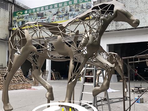 不锈钢马动物雕塑设计