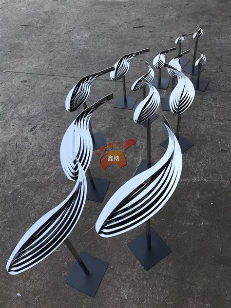 不锈钢鱼雕塑制作