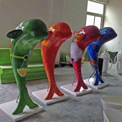 个性化玻璃钢雕塑图片
