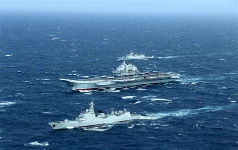 中国军舰远航美国海域
