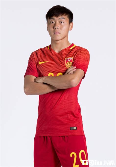 中国出名足球运动员