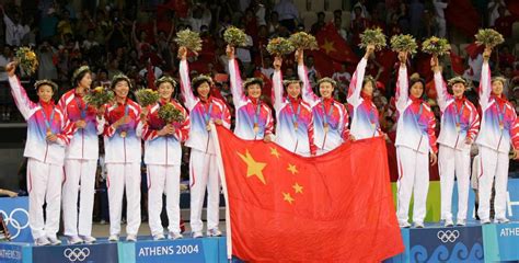 中国女排首次获得奥运会冠军是在哪一年