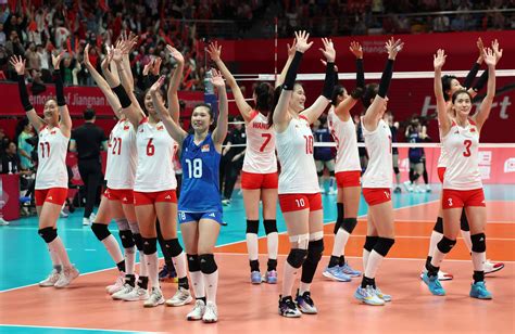 中国女排3比0完胜日本