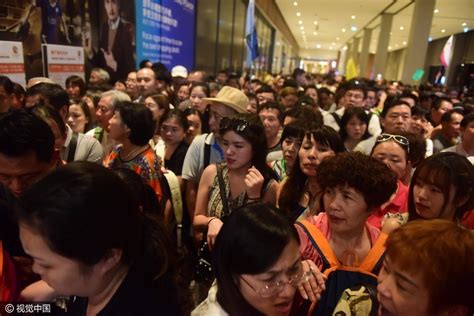 中国游客在泰国看电影