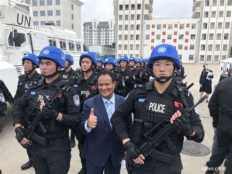 中国第一批维和警察