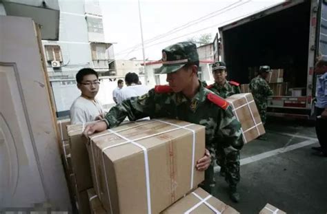 中国邮政押送高考试卷往全国各地
