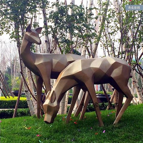 中山公园玻璃钢动物雕塑