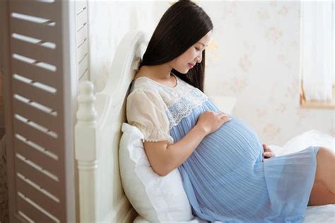 中年女人梦见自己怀孕是什么意思