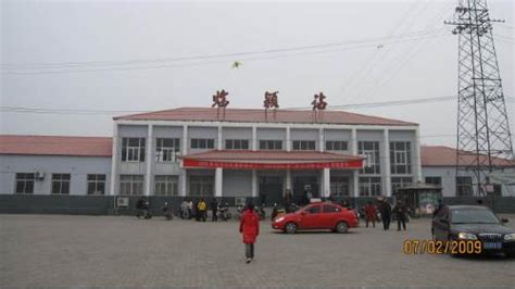 临颍县有火车站和高铁站吗