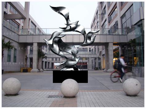 丹东不锈钢商业街雕塑厂家