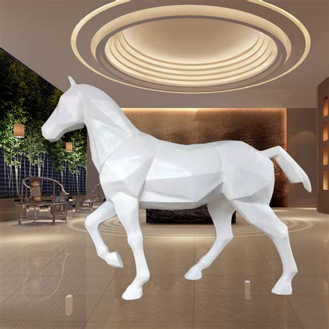 丹东玻璃钢马雕塑
