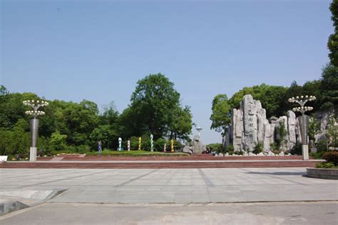 九江南湖公园的人文雕塑