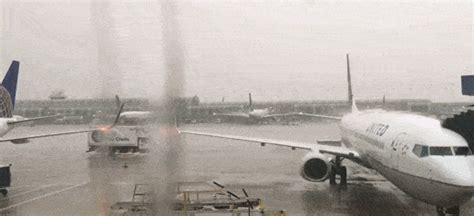 今天深圳的暴雨航班能正常起飞吗