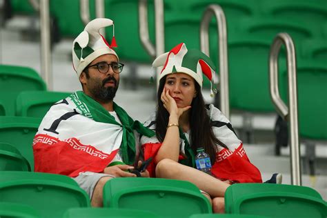 伊朗球员流泪