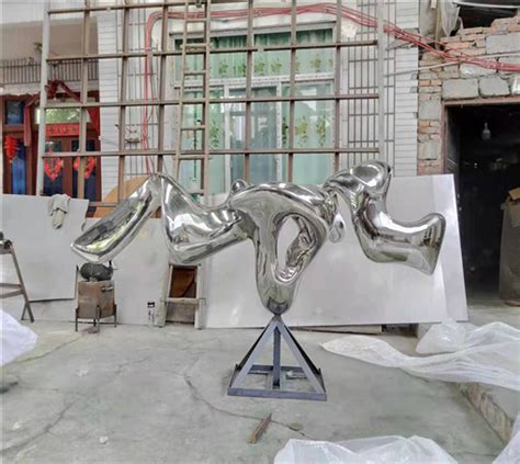 你知道怎样设计不锈钢雕塑吗