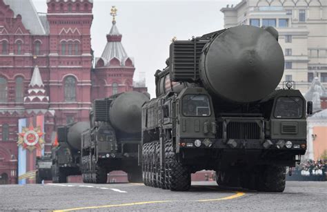 俄国防部长向普京递交战术核武器