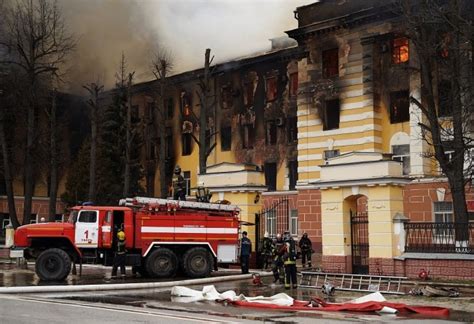 俄媒：克里米亚北部发生火灾图片
