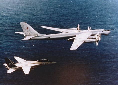俄轰炸机为什么飞越日本海