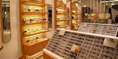 六彩视界眼镜店是加盟店吗