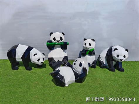 几何玻璃钢熊猫雕塑