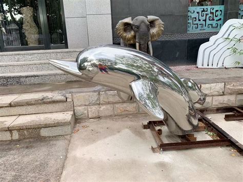 制作不锈钢海豚雕塑