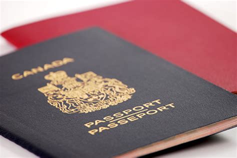 加拿大护照写的什么
