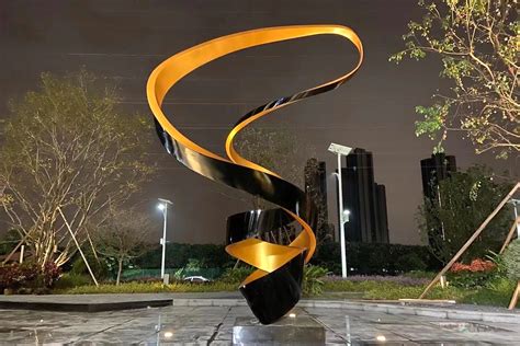 北京企业形象雕塑玻璃钢