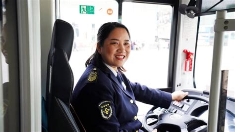 北京市最美公交美女司机