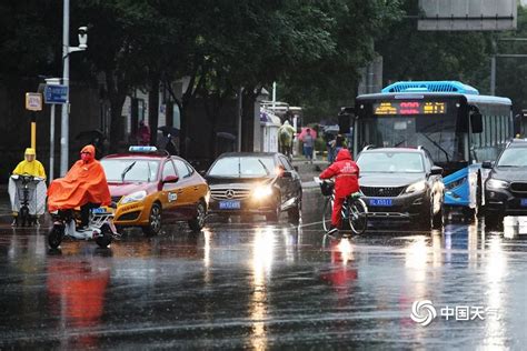北京暴雨出行