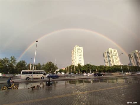 北京暴雨后惊现彩虹
