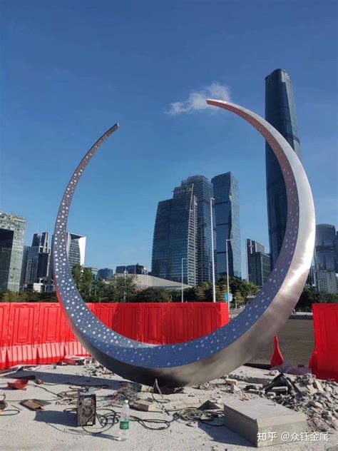 北京月亮不锈钢雕塑