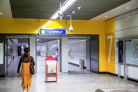 南京南站地铁口有没有共享单车