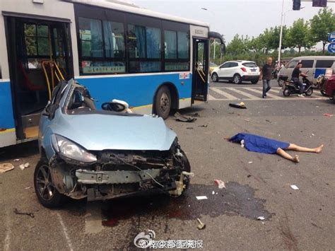南京黄马路车祸