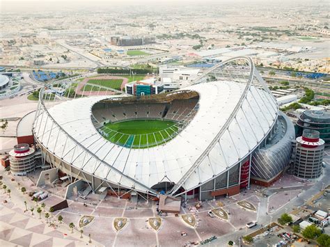 卡塔尔建球场用多长时间