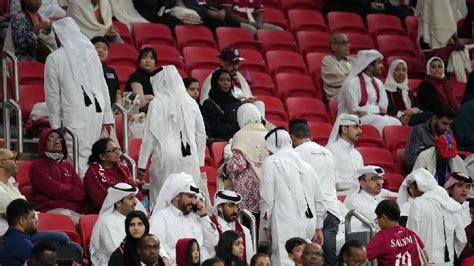 卡塔尔球迷因为中国队没去哭了