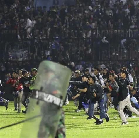 印尼球迷冲突事件致129人死亡