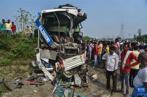 印度北方发生交通事故
