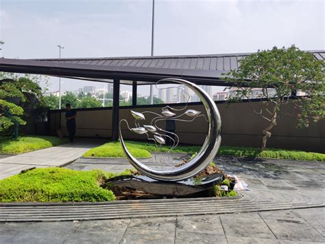 合肥公园玻璃钢雕塑公司
