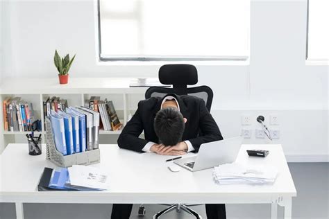 员工上班时间睡觉能直接开除吗