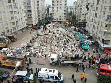 土耳其地震房屋粉碎式倒塌