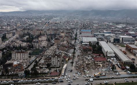 土耳其7.8级地震地面裂开