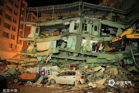 土耳其7.8级地震房屋倒塌满街狼藉